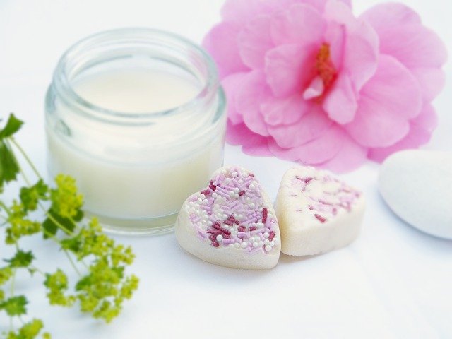 Al momento stai visualizzando La texture delle creme cosmetiche: importanza e differenze