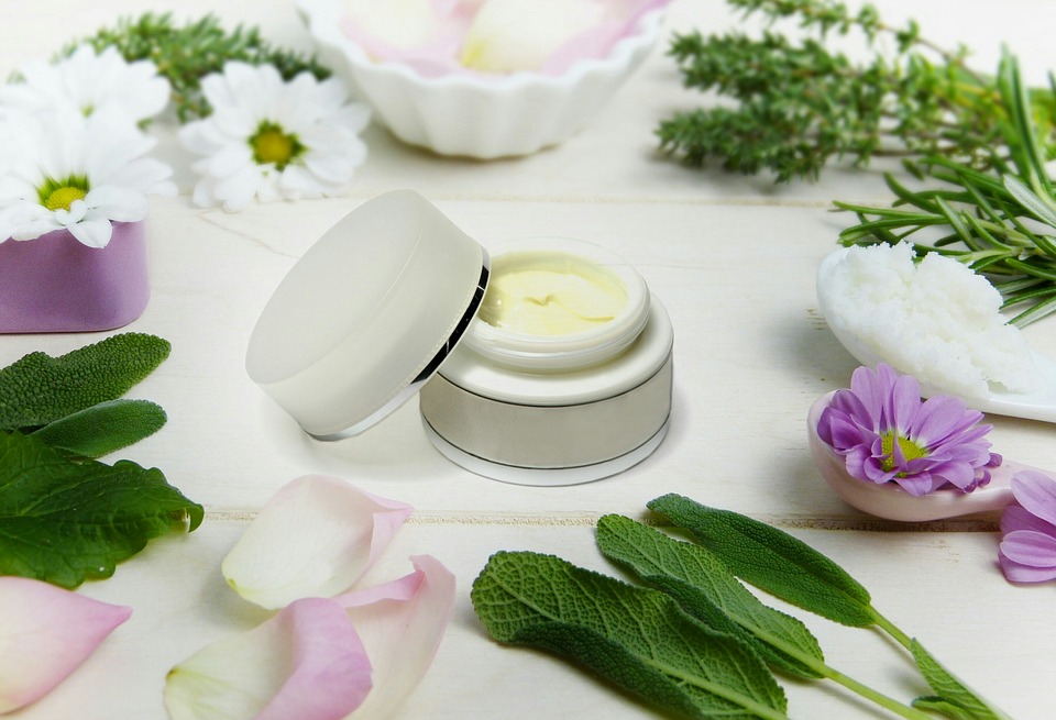 Al momento stai visualizzando Creme “effetto filler” e filler chirurgico cosa preferire